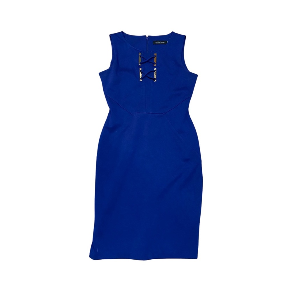 🎉IVANKA TRUMP Blue sleeveless fitted dress